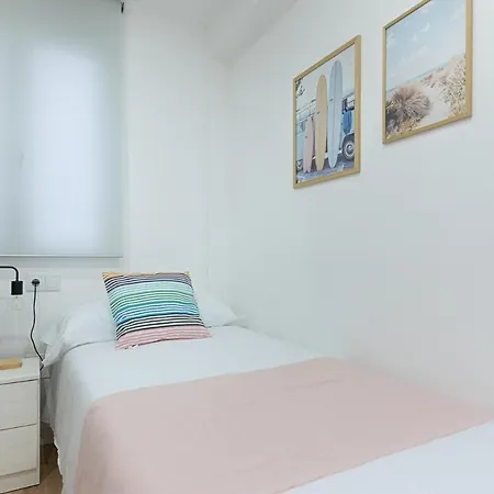 Cozy 3br In Puertochico, Center Апартаменты
