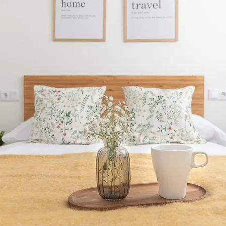 Cozy 3br In Puertochico, Center Apartament *