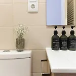 Cozy 3br In Puertochico, Center דירה *