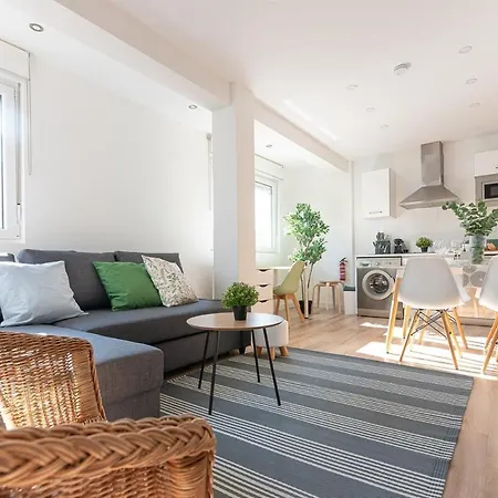 Cozy 3br In Puertochico, Center アパート